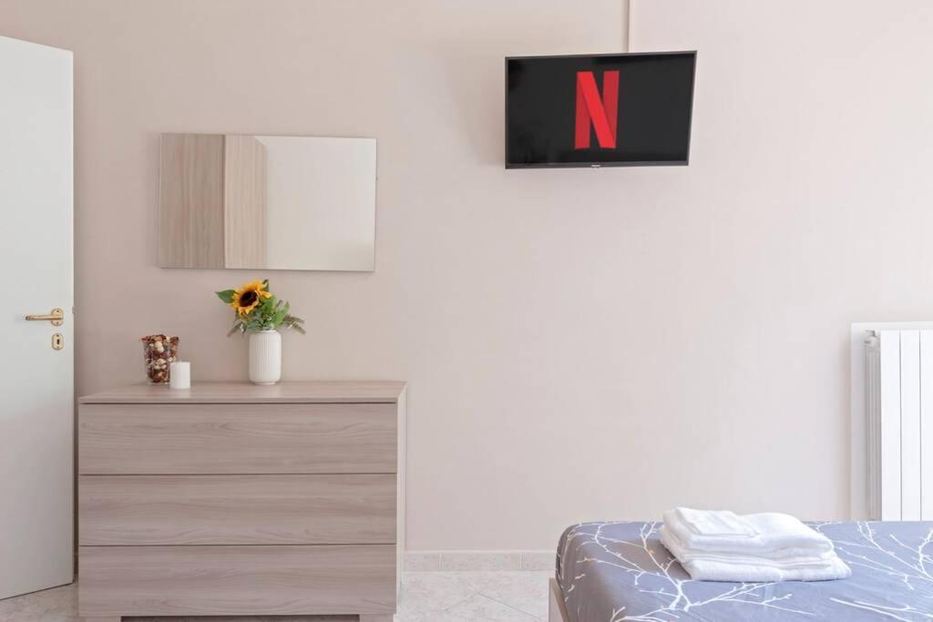Free Parking Appartamento 5 Stelle Elegante Con Suite Livorno Ngoại thất bức ảnh