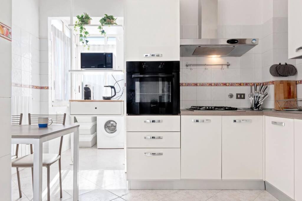 Free Parking Appartamento 5 Stelle Elegante Con Suite Livorno Ngoại thất bức ảnh