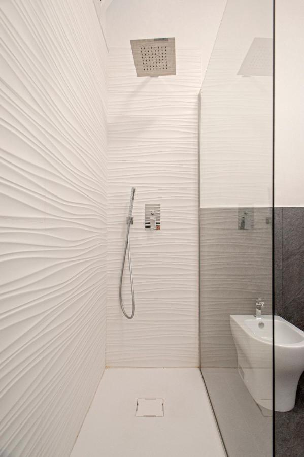 Free Parking Appartamento 5 Stelle Elegante Con Suite Livorno Ngoại thất bức ảnh
